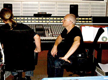 Georg als Produzent im Studio